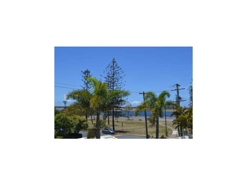 201/182 Marine Parade, Labrador QLD 4215