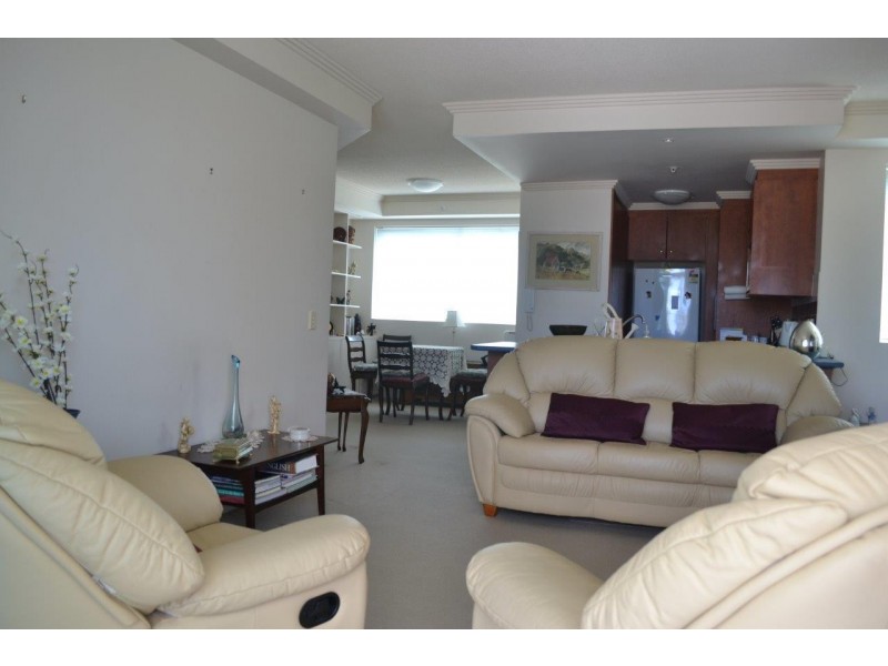 201/182 Marine Parade, Labrador QLD 4215