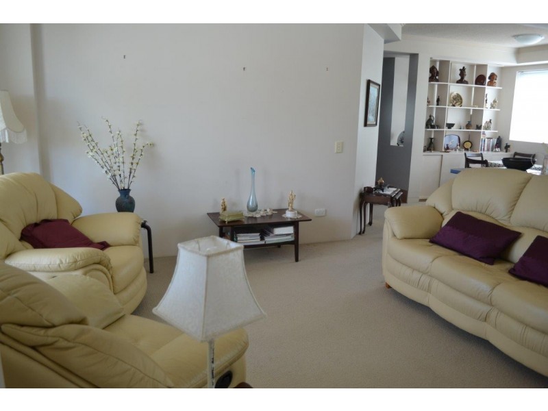 201/182 Marine Parade, Labrador QLD 4215