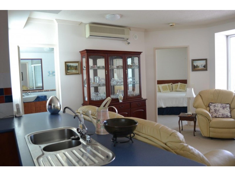 201/182 Marine Parade, Labrador QLD 4215