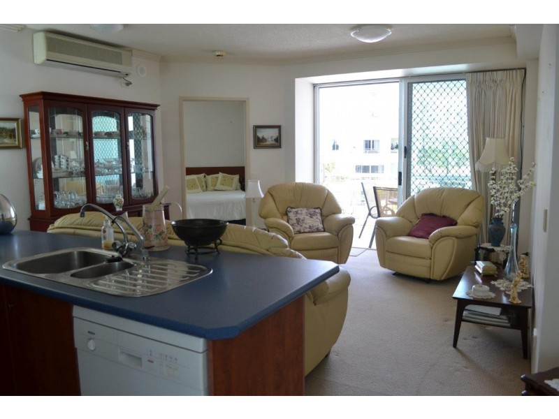 201/182 Marine Parade, Labrador QLD 4215