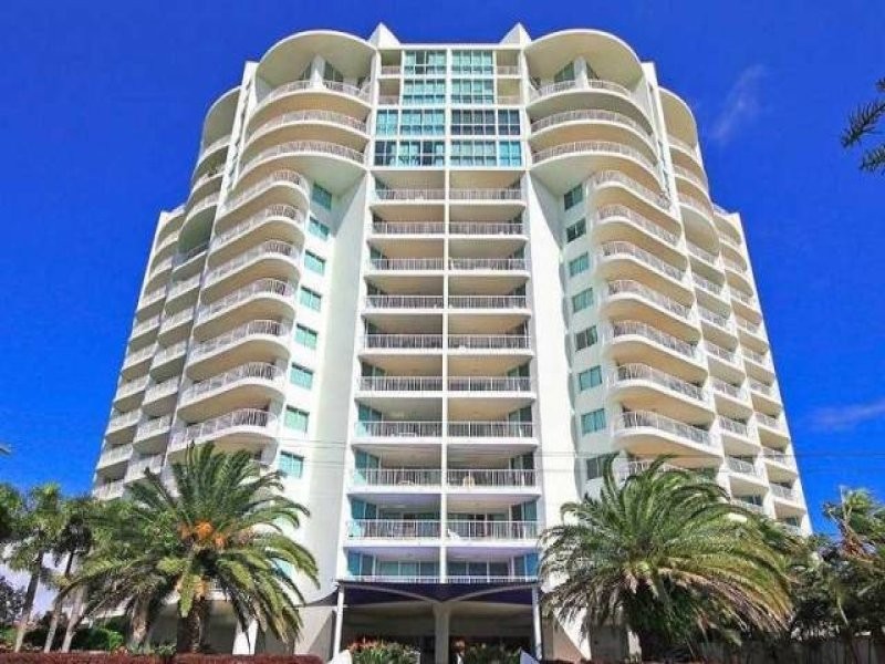 201/182 Marine Parade, Labrador QLD 4215