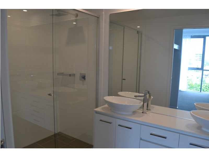 515/19 Imperial Parade, Labrador QLD 4215