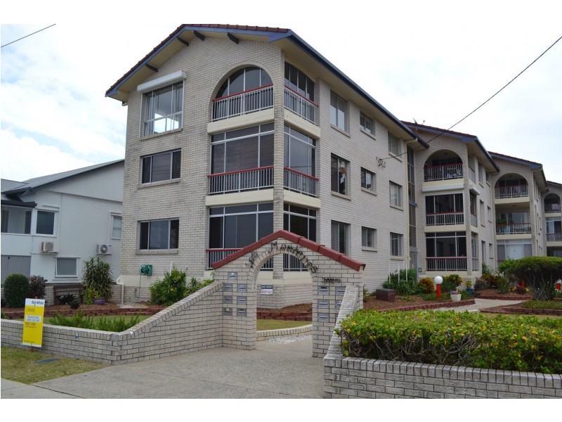 1/284 Marine Parade, Labrador QLD 4215