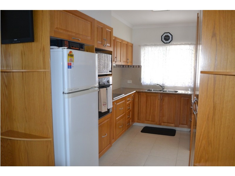 94 Muir Street, Labrador QLD 4215