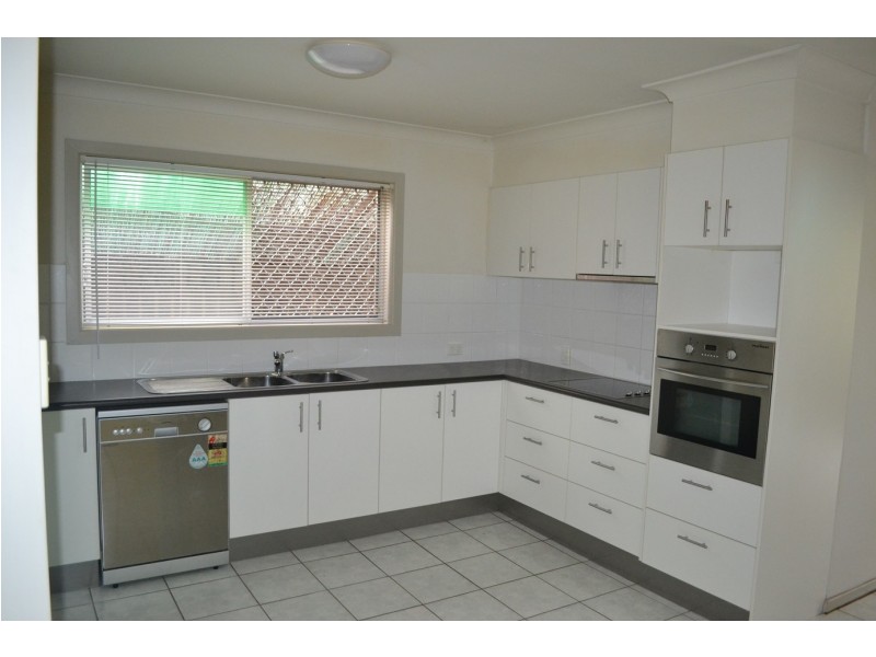180 Muir Street, Labrador QLD 4215