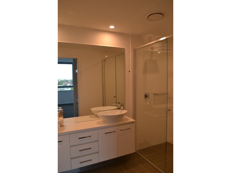 413/19 Imperial Parade, Labrador QLD 4215