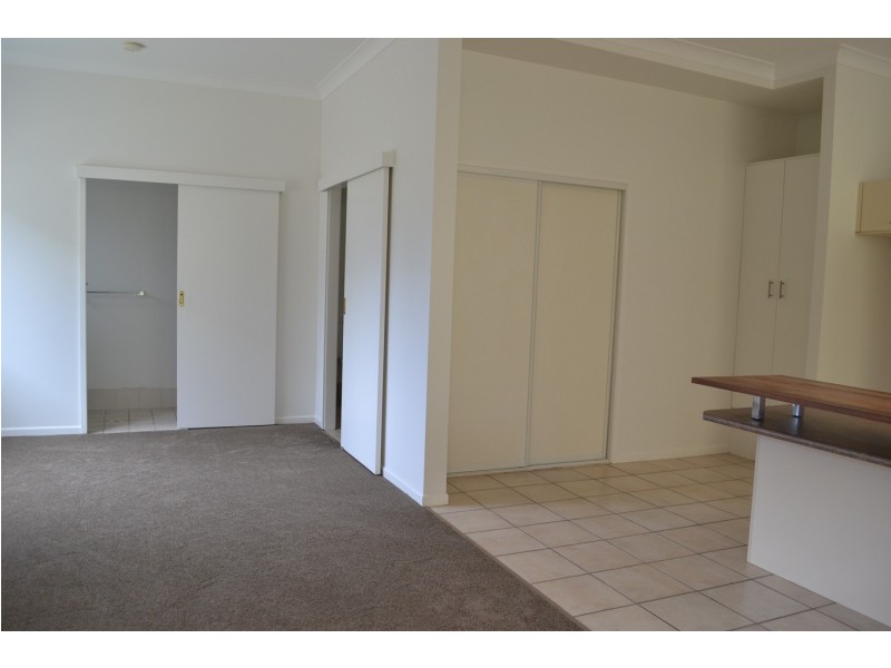 5A/30 Government Road, Labrador QLD 4215