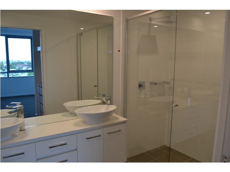 515/19 Imperial Parade, Labrador QLD 4215