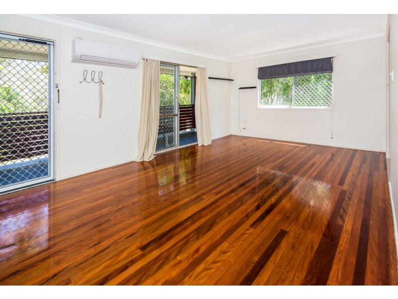 17 Arthur Street, Biggera Waters QLD 4216