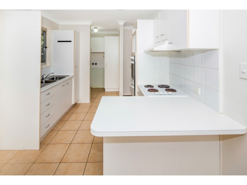 17 Arthur Street, Biggera Waters QLD 4216