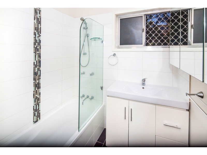 17 Arthur Street, Biggera Waters QLD 4216