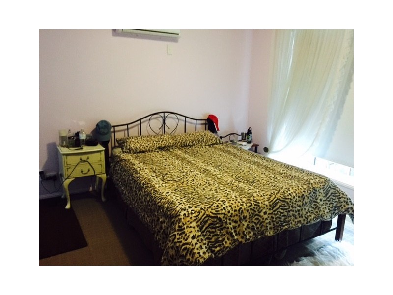 16 Madasin Close, Arundel QLD 4214