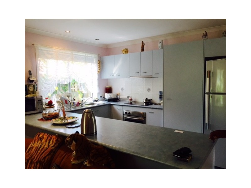 16 Madasin Close, Arundel QLD 4214