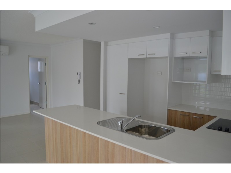 6/425 Pine Ridge Road, Runaway Bay QLD 4216