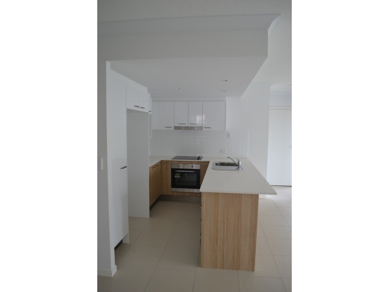 6/425 Pine Ridge Road, Runaway Bay QLD 4216