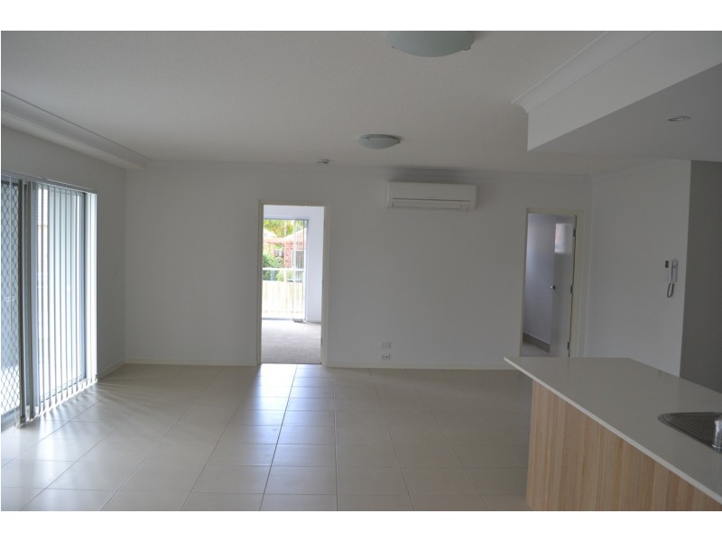 6/425 Pine Ridge Road, Runaway Bay QLD 4216