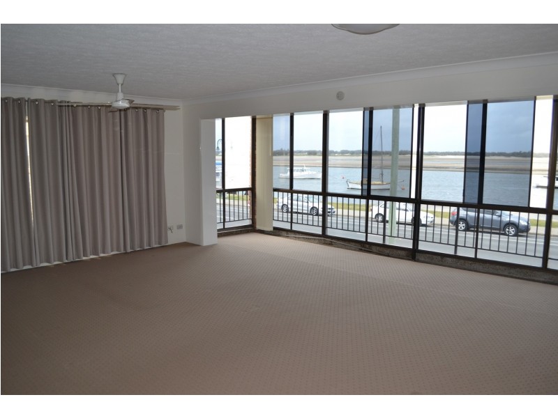 4/268 Marine Parade, Labrador QLD 4215