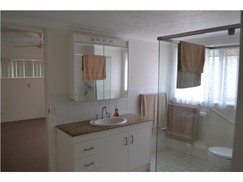 4/268 Marine Parade, Labrador QLD 4215