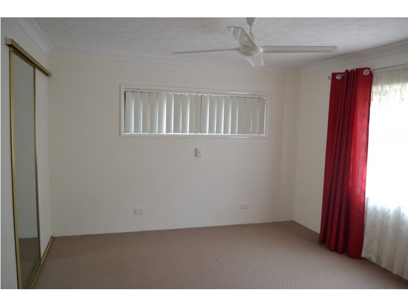 4/268 Marine Parade, Labrador QLD 4215