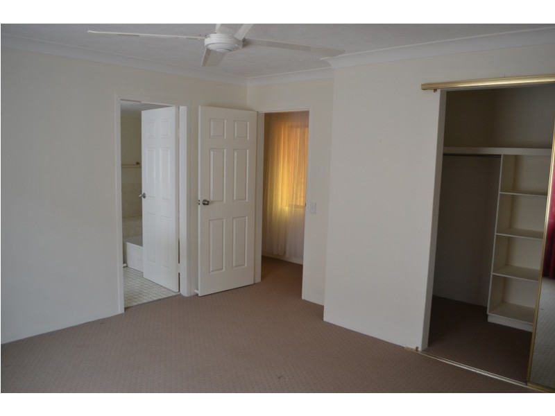 4/268 Marine Parade, Labrador QLD 4215