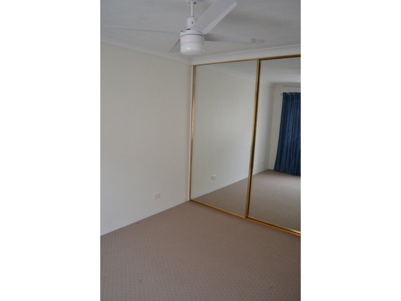 4/268 Marine Parade, Labrador QLD 4215