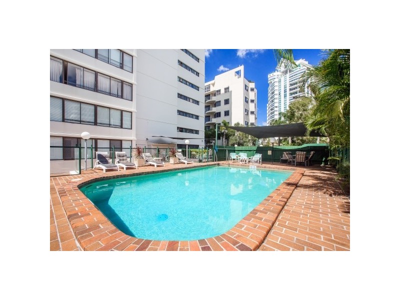 15/318 Marine Parade, Labrador QLD 4215