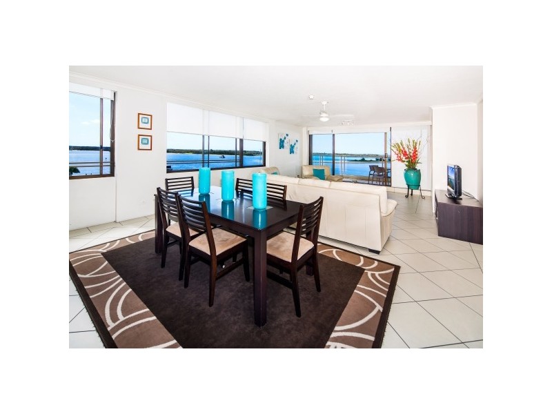 15/318 Marine Parade, Labrador QLD 4215