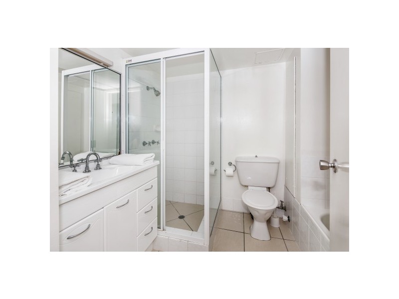 15/318 Marine Parade, Labrador QLD 4215