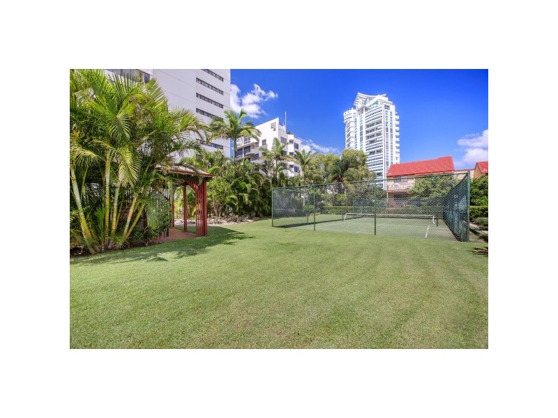 15/318 Marine Parade, Labrador QLD 4215