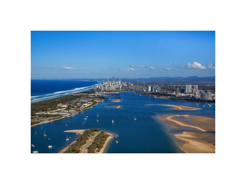 15/318 Marine Parade, Labrador QLD 4215