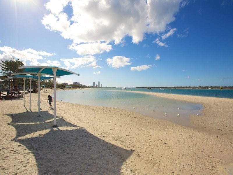 15/318 Marine Parade, Labrador QLD 4215