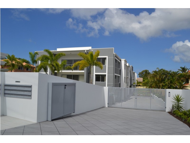 16/425 Pine Ridge Road, Runaway Bay QLD 4216