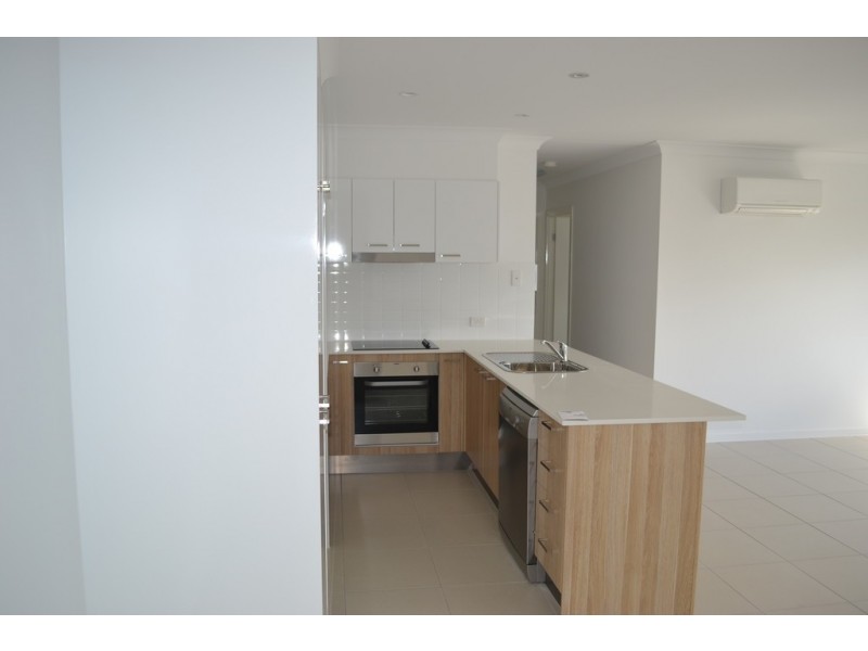 16/425 Pine Ridge Road, Runaway Bay QLD 4216