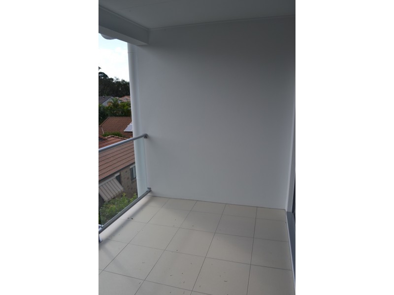 16/425 Pine Ridge Road, Runaway Bay QLD 4216