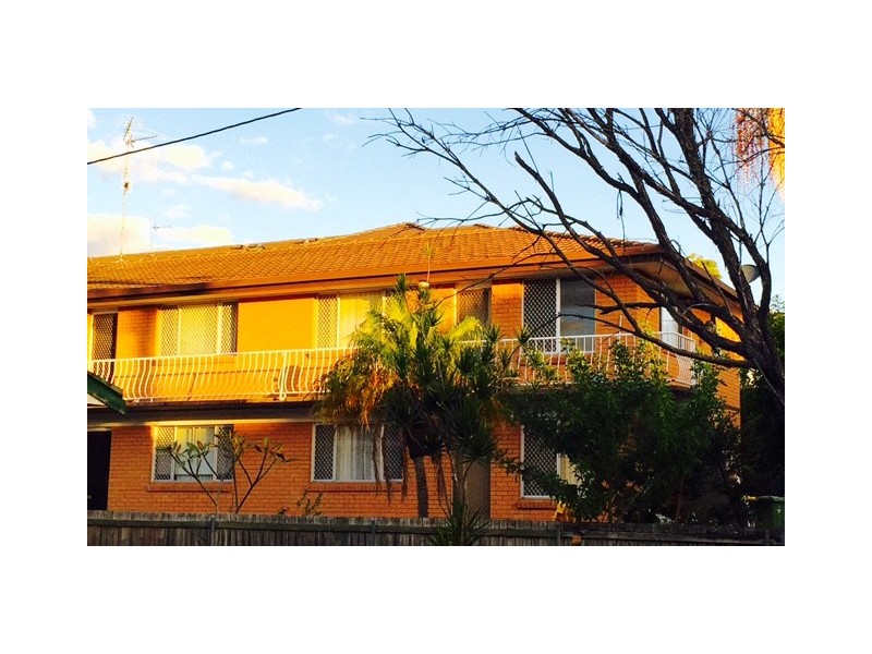 1/33 Middle Street, Labrador QLD 4215