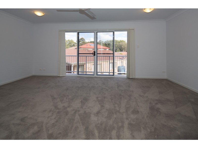 2/490 Pine Ridge Road, Coombabah QLD 4216