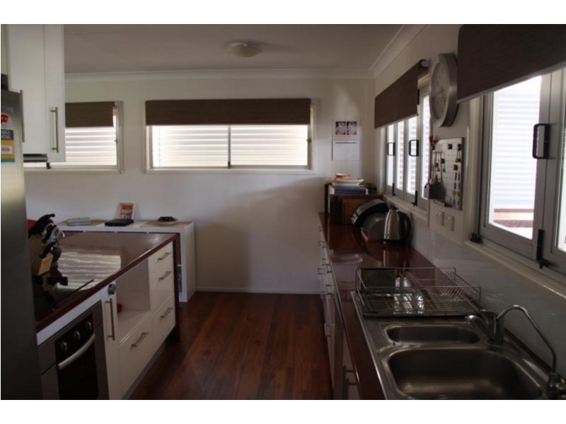 1 The Glen, Southport QLD 4215