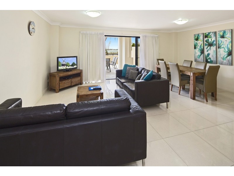 125/392 Marine Parade, Labrador QLD 4215