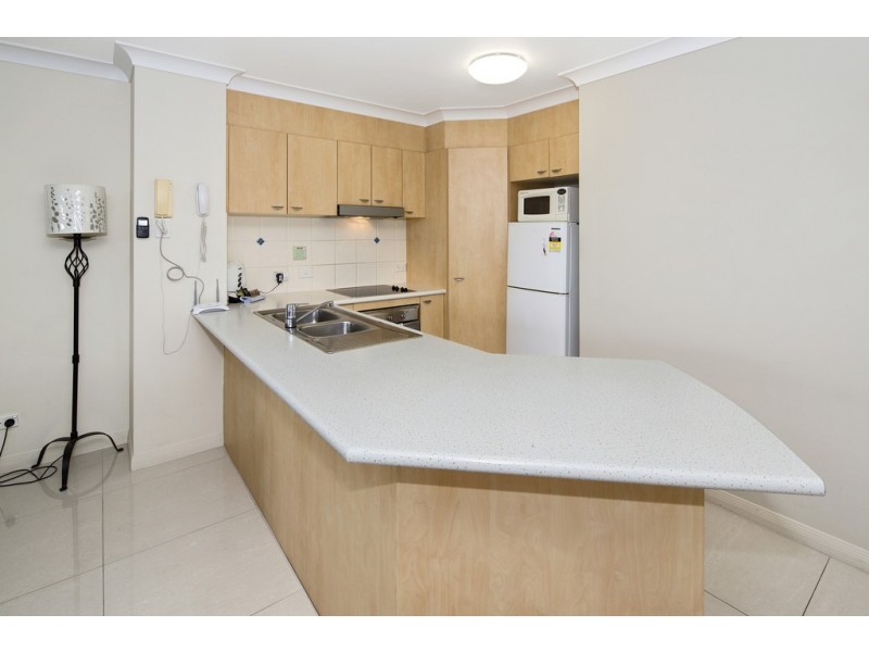 125/392 Marine Parade, Labrador QLD 4215