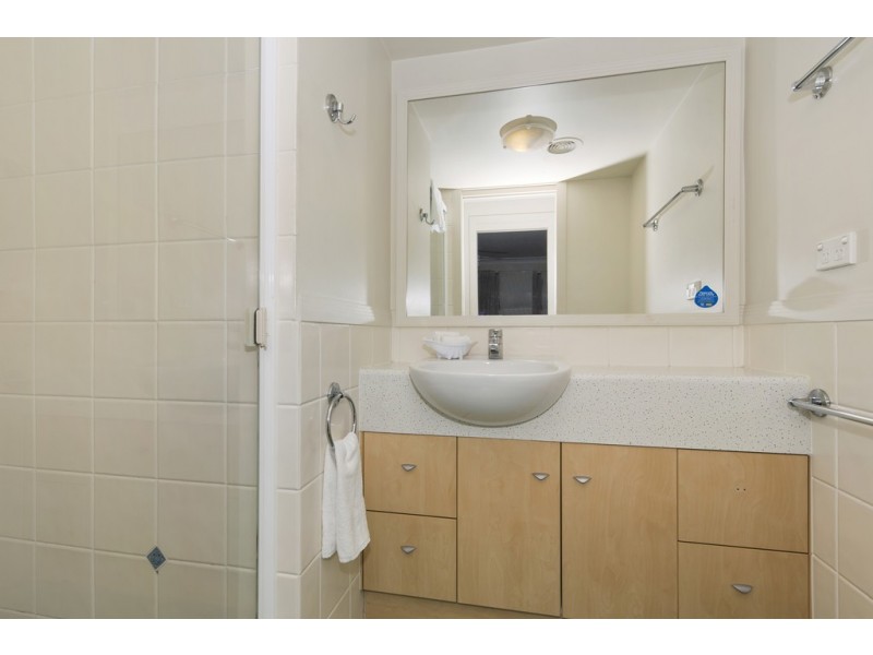 125/392 Marine Parade, Labrador QLD 4215