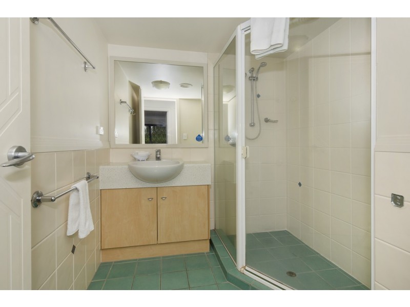 125/392 Marine Parade, Labrador QLD 4215