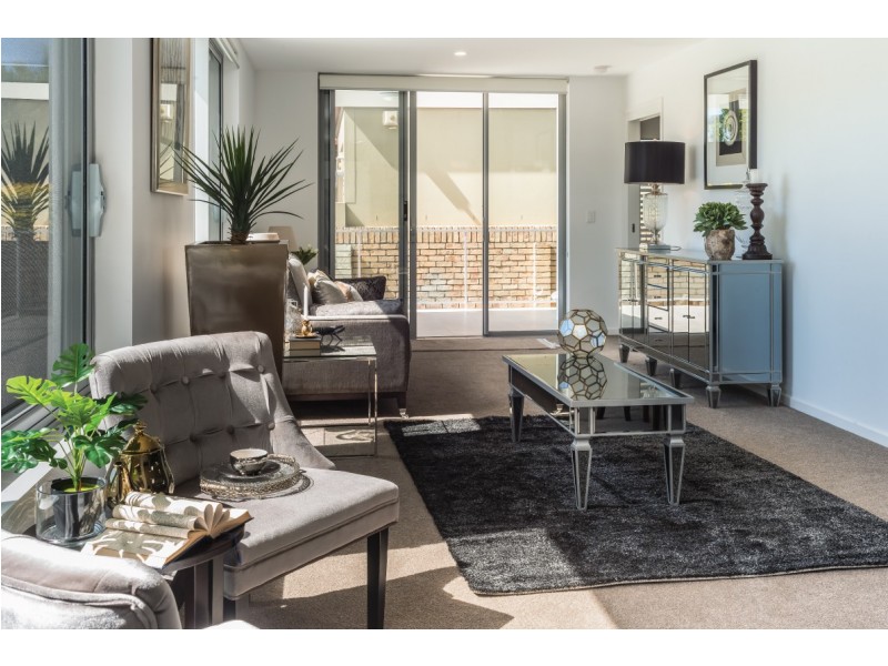 8-10 Waterford Court, Bundall QLD 4217