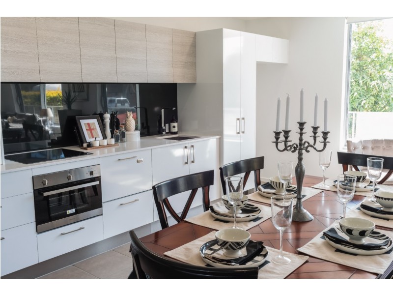 8-10 Waterford Court, Bundall QLD 4217
