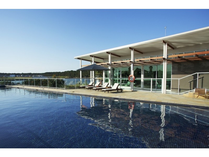 1 Cova Boulevard, Hope Island QLD 4212