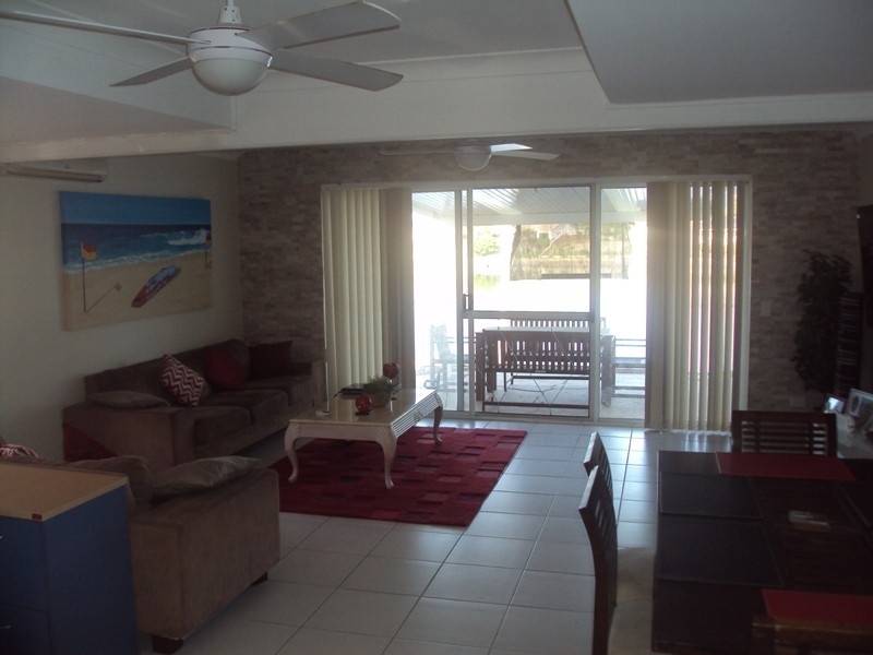 1/12 Aquila Court, Mermaid Waters QLD 4218