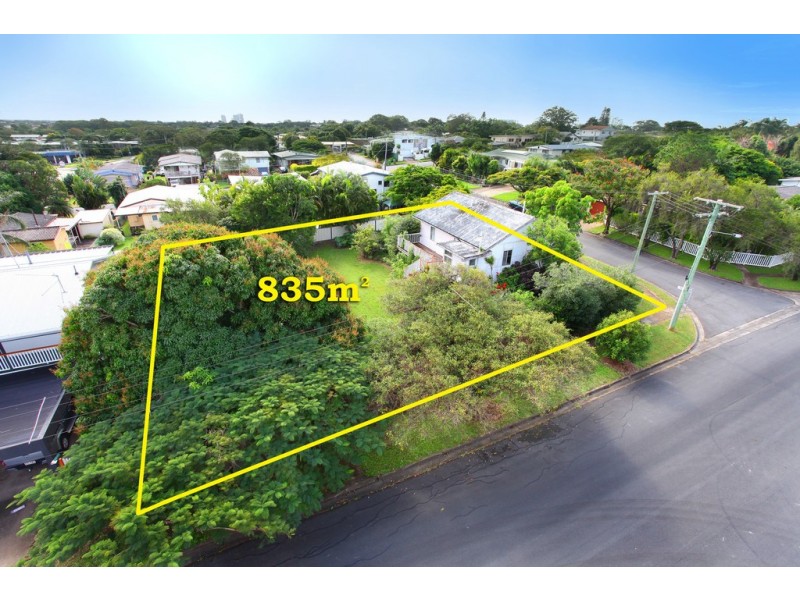 15 Horder Avenue, Labrador QLD 4215