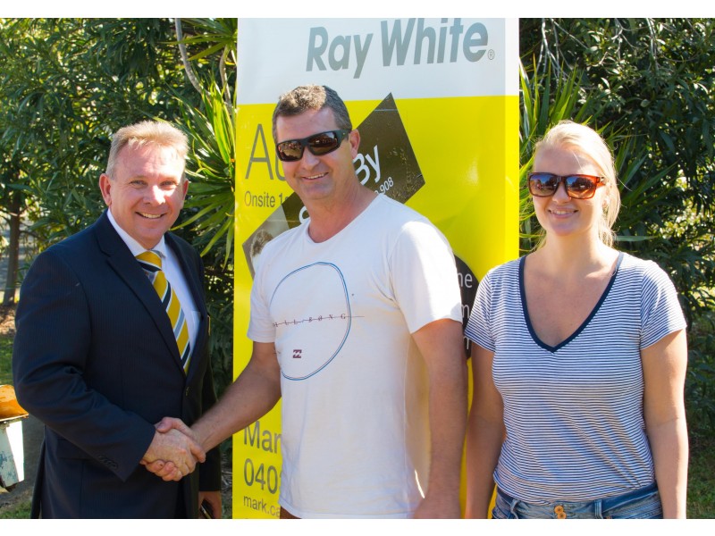 15 Horder Avenue, Labrador QLD 4215