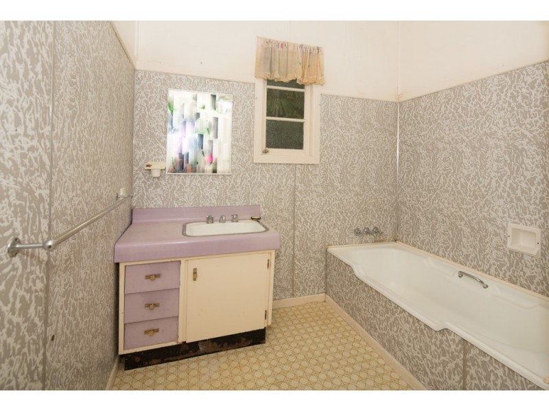 15 Horder Avenue, Labrador QLD 4215