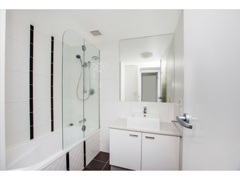 15-17 Lloyd Street, Southport QLD 4215